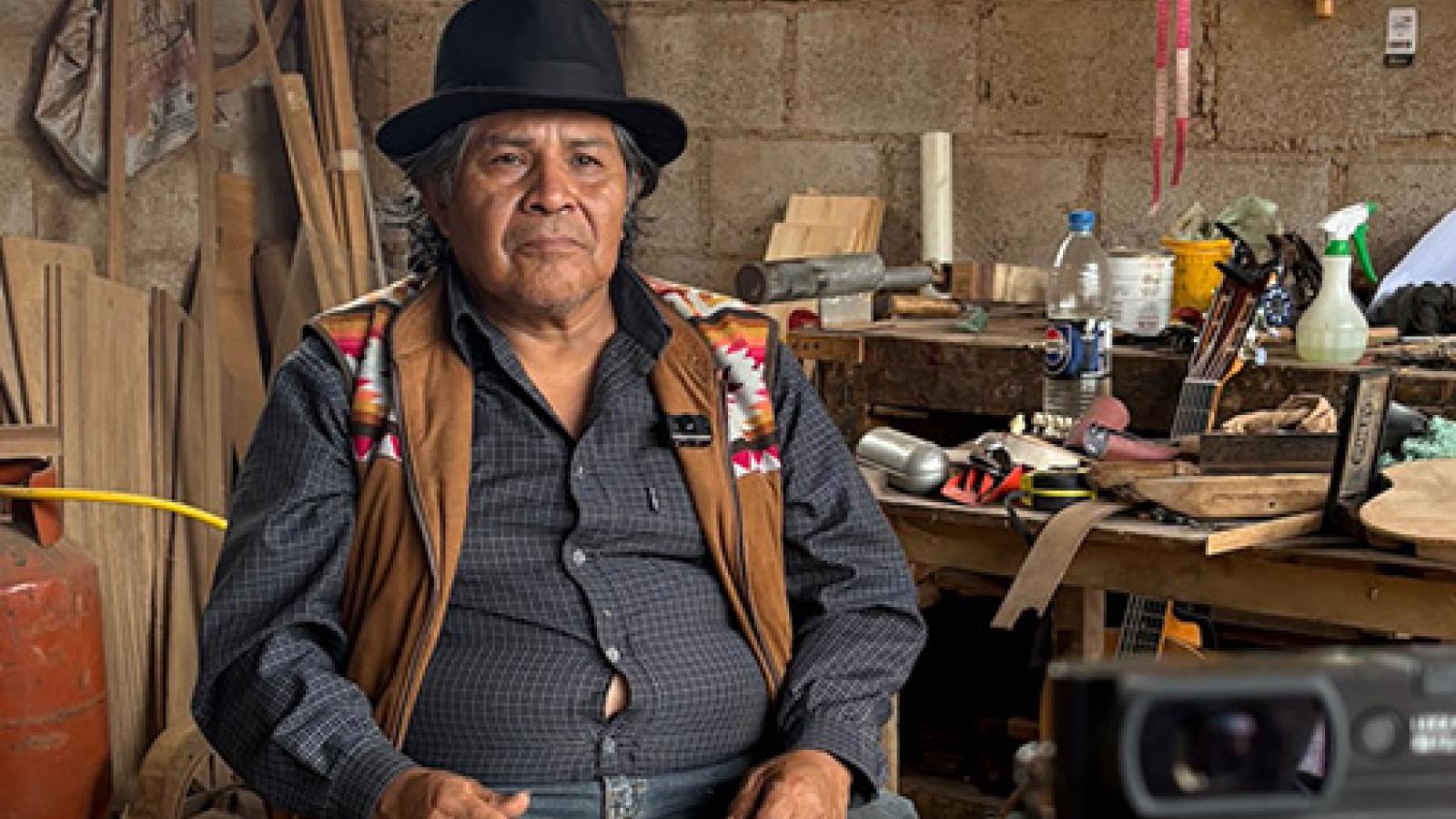 Kichwe guitar maker